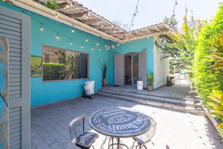 Casa à venda com 318m², 3 quartos e 4 vagasÁrea de lazer