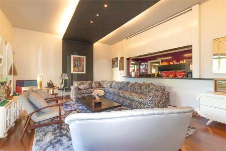 Casa à venda com 3 quartos, 318m² em Butantã, São Paulo