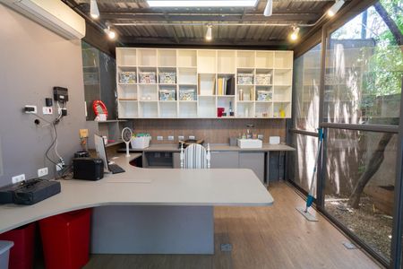 Casa à venda com 318m², 3 quartos e 4 vagasEscritório