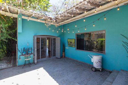 Casa à venda com 318m², 3 quartos e 4 vagasÁrea de lazer