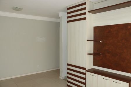 Sala de apartamento para alugar com 2 quartos, 56m² em Jardim Rio das Pedras, Cotia