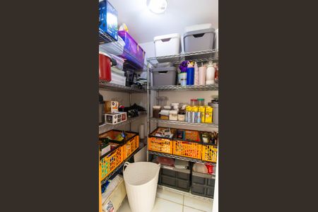 Apartamento à venda com 230m², 3 quartos e 2 vagas Apartamento à venda com 230m², 3 quartos e 2 vagasDespensa