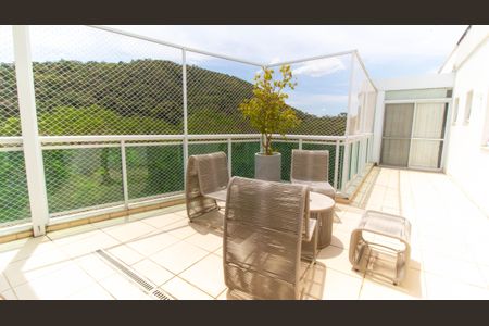 Apartamento à venda com 230m², 3 quartos e 2 vagas Apartamento à venda com 230m², 3 quartos e 2 vagasVaranda Gourmet