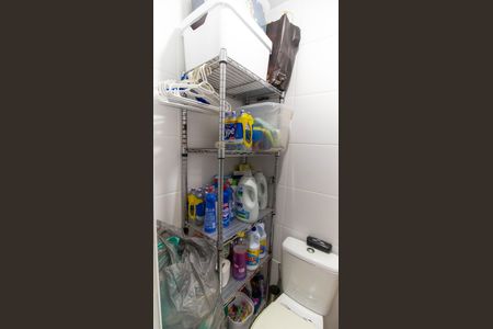 Apartamento à venda com 230m², 3 quartos e 2 vagas Apartamento à venda com 230m², 3 quartos e 2 vagasBanheiro de Serviço