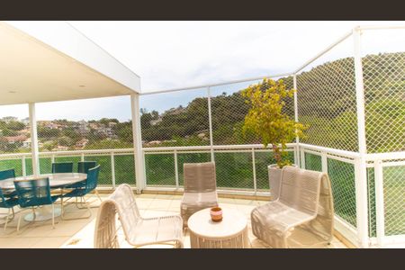 Apartamento à venda com 230m², 3 quartos e 2 vagas Apartamento à venda com 230m², 3 quartos e 2 vagasVista do Quarto 2