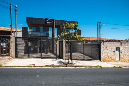 Casa à venda com 200m², 3 quartos e 2 vagasFachada