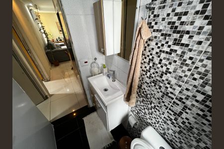 Apartamento à venda com 56m², 2 quartos e 1 vaga Apartamento à venda com 56m², 2 quartos e 1 vagaBanheiro