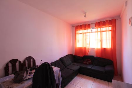 Sala de apartamento à venda com 2 quartos, 70m² em Heliópolis, Belo Horizonte