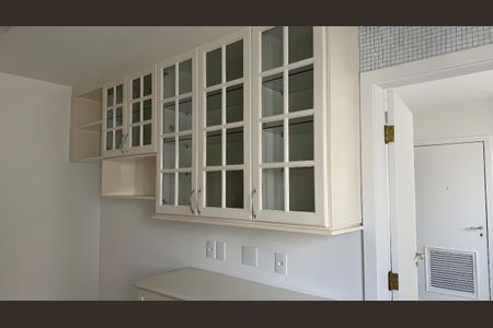 Apartamento para alugar com 4 quartos, 180m² em Vila Suzana, São Paulo