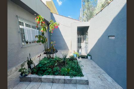Casa à venda com 75m², 1 quarto e 2 vagas Casa à venda com 75m², 1 quarto e 2 vagasJardim