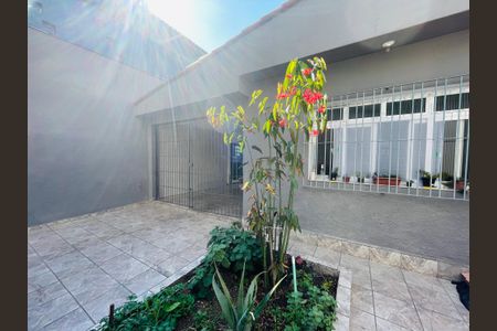 Casa à venda com 75m², 1 quarto e 2 vagas Casa à venda com 75m², 1 quarto e 2 vagasGaragem