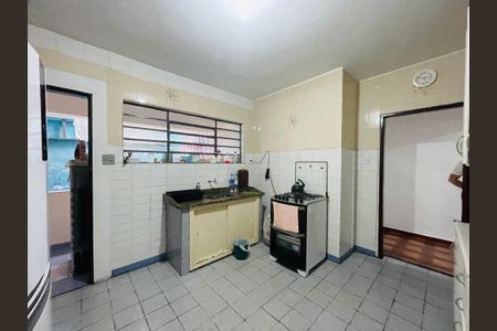 Casa à venda com 75m², 1 quarto e 2 vagas Casa à venda com 75m², 1 quarto e 2 vagasCozinha