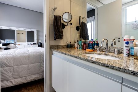 Apartamento à venda com 187m², 3 quartos e 3 vagasQuarto 3 - Banheiro da Suite