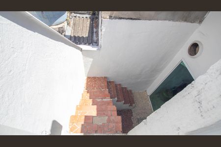 Casa à venda com 75m², 2 quartos e sem vagaEscada