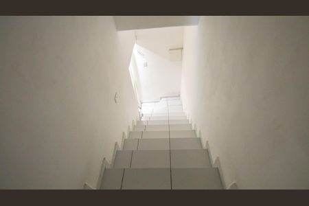 Casa à venda com 75m², 2 quartos e sem vagaEscada