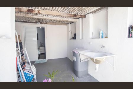 Casa à venda com 75m², 2 quartos e sem vagaÁrea de Serviço