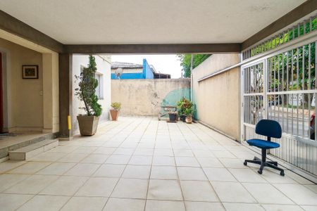 Casa à venda com 191m², 4 quartos e 4 vagas Casa à venda com 191m², 4 quartos e 4 vagasGaragem