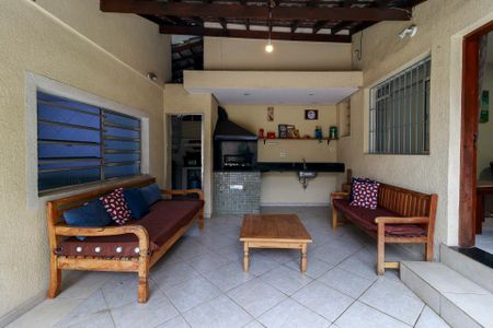 Casa à venda com 191m², 4 quartos e 4 vagas Casa à venda com 191m², 4 quartos e 4 vagasChurrasqueira