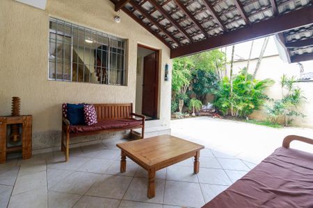 Casa à venda com 191m², 4 quartos e 4 vagas Casa à venda com 191m², 4 quartos e 4 vagasChurrasqueira