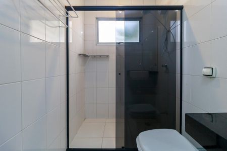 Casa à venda com 191m², 4 quartos e 4 vagas Casa à venda com 191m², 4 quartos e 4 vagasBanheiro da Suíte