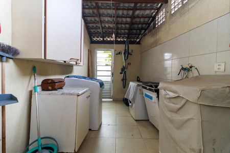 Casa à venda com 191m², 4 quartos e 4 vagas Casa à venda com 191m², 4 quartos e 4 vagasÁrea de Serviço