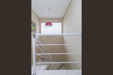 Casa à venda com 191m², 4 quartos e 4 vagas Casa à venda com 191m², 4 quartos e 4 vagasCorredor