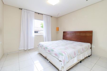 Casa à venda com 191m², 4 quartos e 4 vagas Casa à venda com 191m², 4 quartos e 4 vagasSuíte