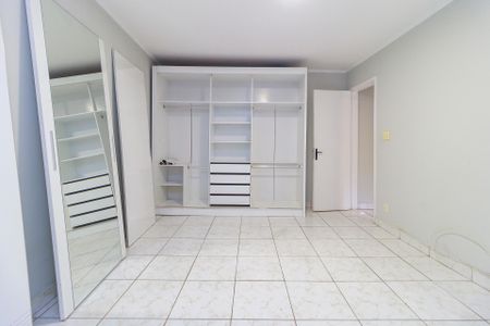 Casa à venda com 191m², 4 quartos e 4 vagas Casa à venda com 191m², 4 quartos e 4 vagasEdícula