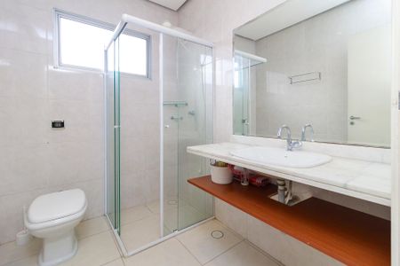 Casa à venda com 191m², 4 quartos e 4 vagas Casa à venda com 191m², 4 quartos e 4 vagasBanheiro 2