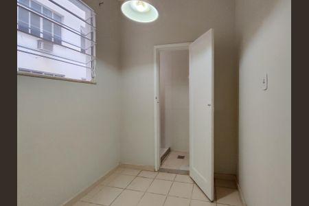 Apartamento à venda com 75m², 2 quartos e sem vaga Apartamento à venda com 75m², 2 quartos e sem vagaQuarto de Serviço