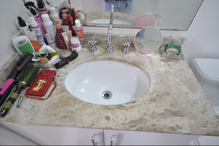 Apartamento à venda com 68m², 2 quartos e 1 vagaBanheiro Social