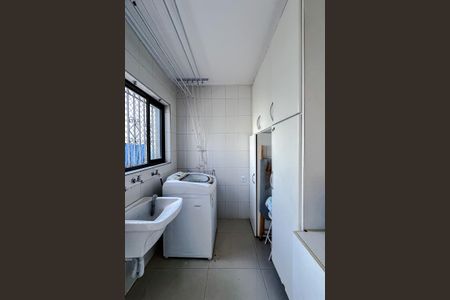 Apartamento à venda com 238m², 6 quartos e 4 vagas Apartamento à venda com 238m², 6 quartos e 4 vagasÁrea de Serviço