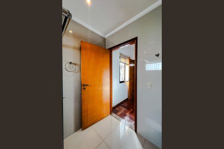 Apartamento à venda com 238m², 6 quartos e 4 vagas Apartamento à venda com 238m², 6 quartos e 4 vagasBanheiro da Suíte 3