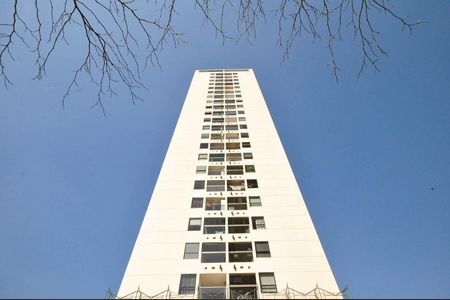 Apartamento à venda com 68m², 1 quarto e 1 vaga Apartamento à venda com 68m², 1 quarto e 1 vagaFachada