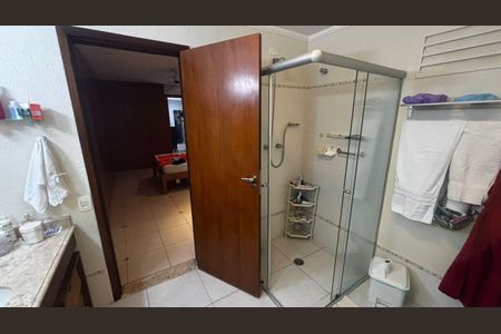 Apartamento à venda com 190m², 3 quartos e 2 vagas Apartamento à venda com 190m², 3 quartos e 2 vagasBanheiro Social