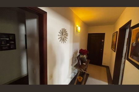 Apartamento à venda com 190m², 3 quartos e 2 vagas Apartamento à venda com 190m², 3 quartos e 2 vagasCorredor