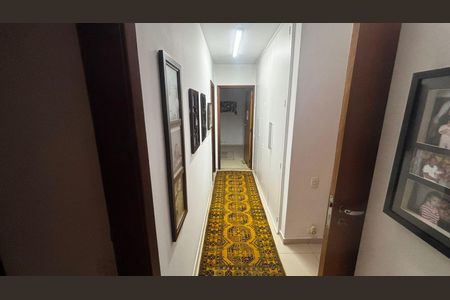 Apartamento à venda com 190m², 3 quartos e 2 vagas Apartamento à venda com 190m², 3 quartos e 2 vagasCorredor