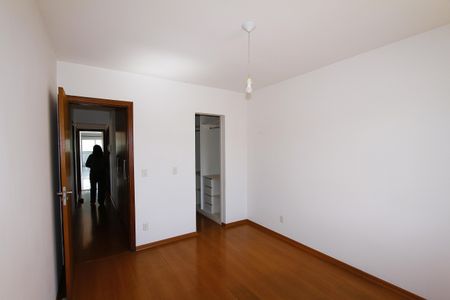 Apartamento à venda com 135m², 4 quartos e 2 vagasSuíte 2