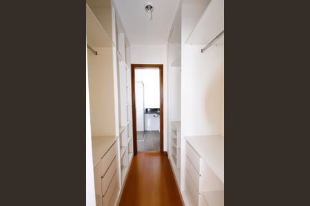 Apartamento à venda com 135m², 4 quartos e 2 vagasCloset da suíte