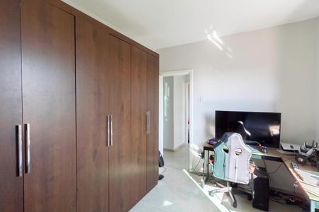 Casa à venda com 242m², 3 quartos e 4 vagas Casa à venda com 242m², 3 quartos e 4 vagasQuarto