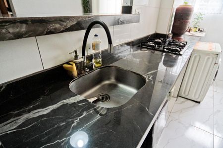 Apartamento à venda com 52m², 2 quartos e 1 vaga Apartamento à venda com 52m², 2 quartos e 1 vagaCozinha e Área de Serviço