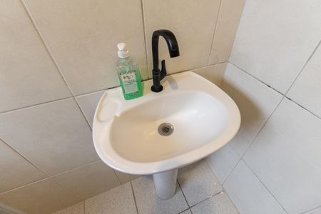 Casa à venda com 88m², 2 quartos e 1 vaga Casa à venda com 88m², 2 quartos e 1 vagaBanheiro