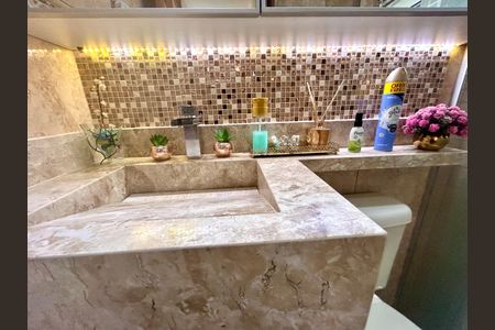 Apartamento à venda com 50m², 2 quartos e 1 vaga Apartamento à venda com 50m², 2 quartos e 1 vagaBanheiro