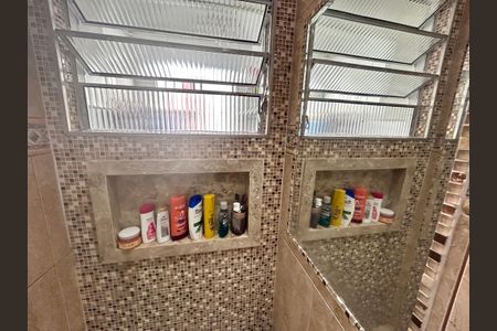 Apartamento à venda com 50m², 2 quartos e 1 vaga Apartamento à venda com 50m², 2 quartos e 1 vagaBanheiro