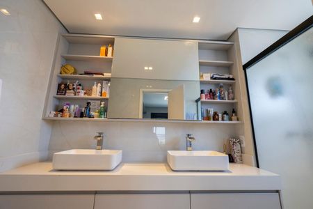 Apartamento à venda com 88m², 2 quartos e 2 vagas Apartamento à venda com 88m², 2 quartos e 2 vagasBanheiro da Suíte 2