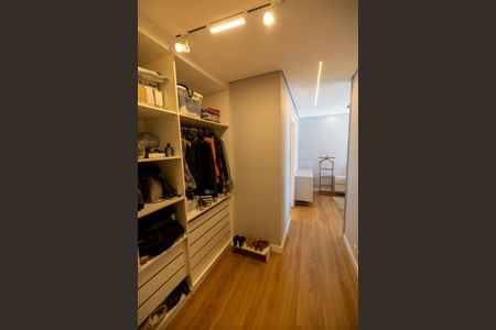 Apartamento à venda com 88m², 2 quartos e 2 vagas Apartamento à venda com 88m², 2 quartos e 2 vagasCloset da Suíte 2