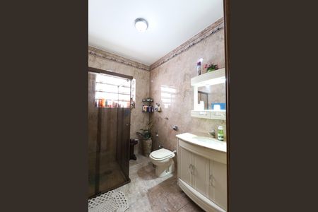 Casa à venda com 196m², 5 quartos e 5 vagas Casa à venda com 196m², 5 quartos e 5 vagasBanheiro Social