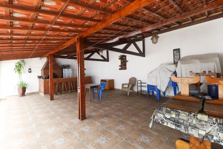 Casa à venda com 196m², 5 quartos e 5 vagas Casa à venda com 196m², 5 quartos e 5 vagasÁrea comum