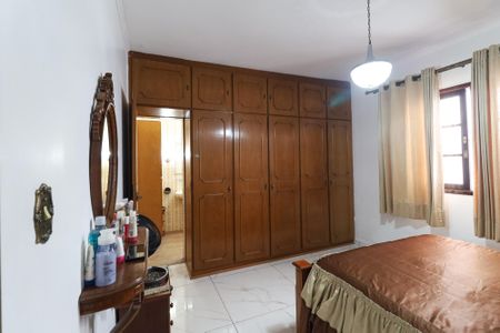 Casa à venda com 196m², 5 quartos e 5 vagas Casa à venda com 196m², 5 quartos e 5 vagasSuíte