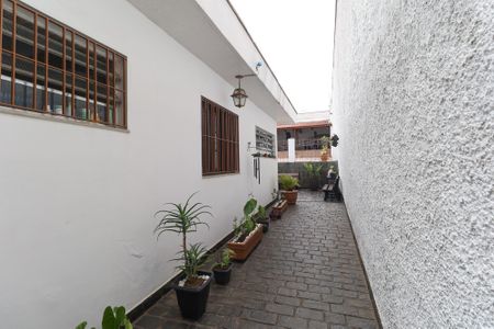 Casa à venda com 196m², 5 quartos e 5 vagas Casa à venda com 196m², 5 quartos e 5 vagasÁrea comum